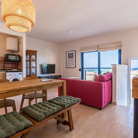 Weekend 107 Apartment *